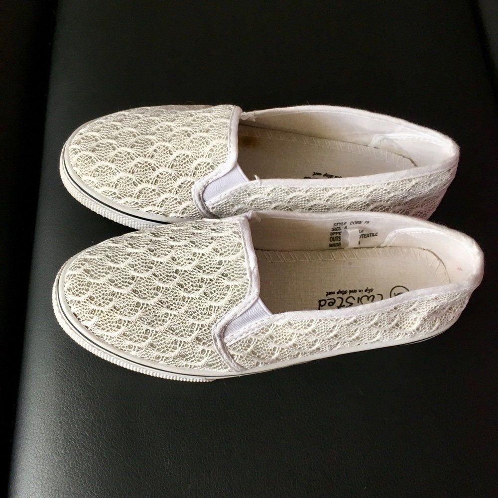 Lacey sparkle slip-ons size 6 will fit size 6.5